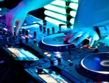 DJ'lerin Podcast Yayıncılığı: Yaratıcılığı ve İletişimi Nasıl Etkiliyor?